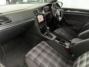Volkswagen Golf - Image 4