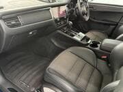 Porsche Macan - Image 8